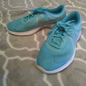 Nike tennis shoes